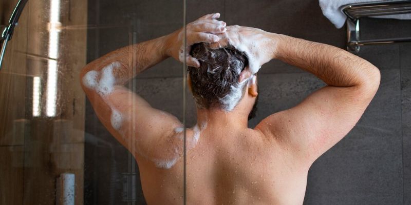 Tidak Harus Setiap Hari, Ini Rekomendasi Waktu Keramas yang Tepat Sesuai Kondisi Rambut