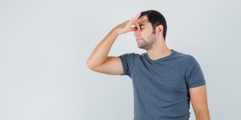 5 Kebiasaan Buruk yang Memicu Bau Badan, Sering Banget Dilakukan Pria!