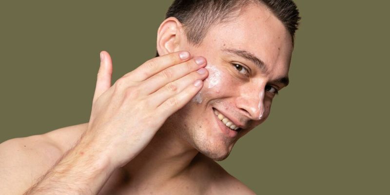 Rutinitas Skincare Pria untuk Kulit Berminyak/Freepik.com