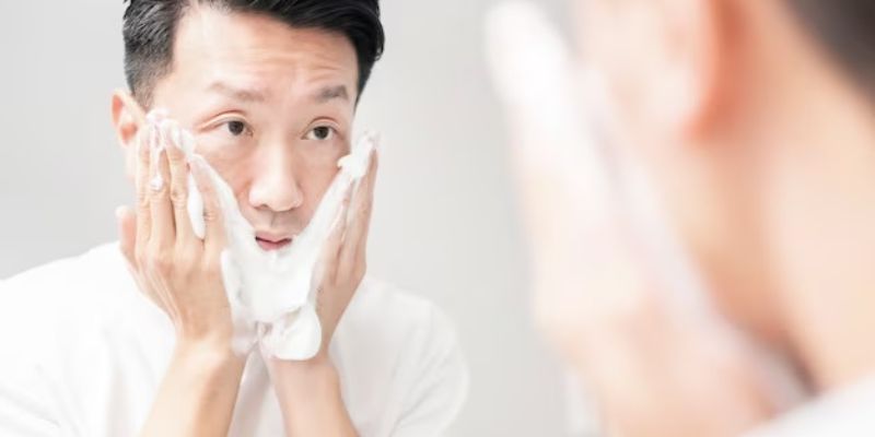 Rutinitas Skincare Malam untuk Pria/Freepik.com