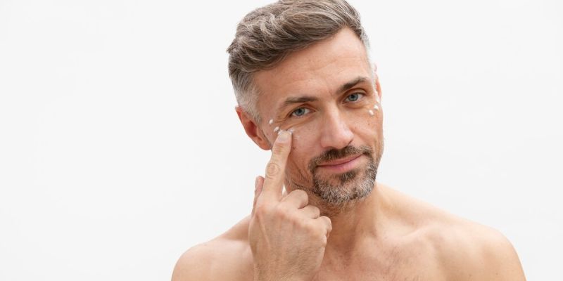 Rutinitas Skincare Pria untuk Kulit Berminyak/Freepik.com