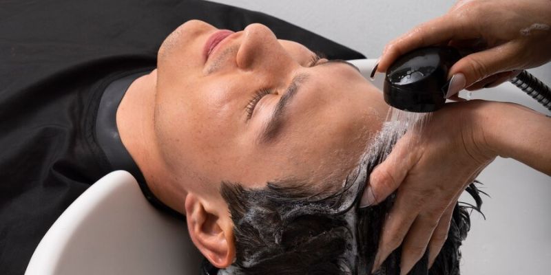 Waktu Keramas yang Tepat untuk Pria/Freepik.com
