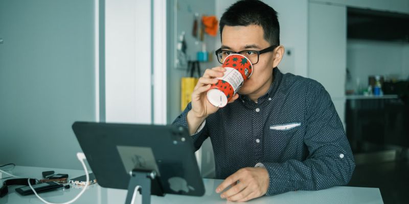 7 Kebiasaan Buruk yang Memicu Kulit Kering dan Tidak Sehat, Harus Dihentikan!
