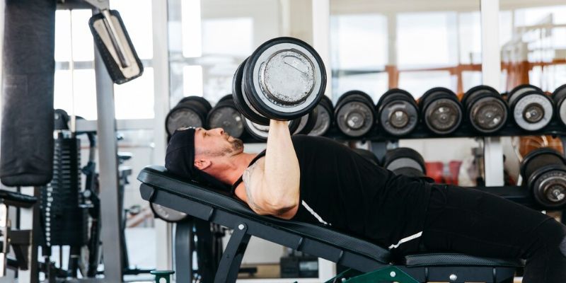 Apa Itu Bench Press? Kenali Manfaat dan Cara Melakukannya untuk Membentuk Tubuh